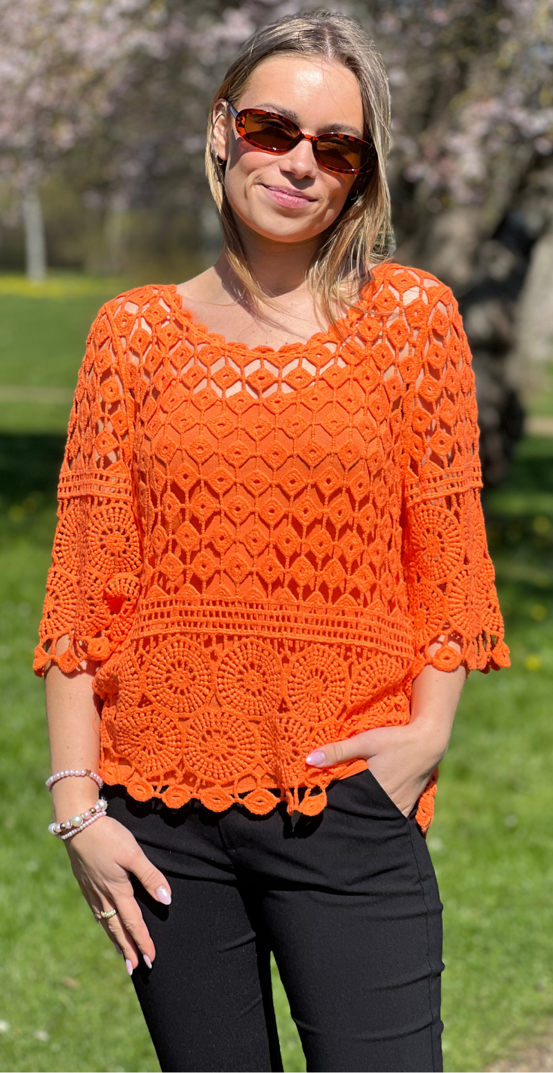 Alisa hæklet bluse med indertop orange LikeLondon