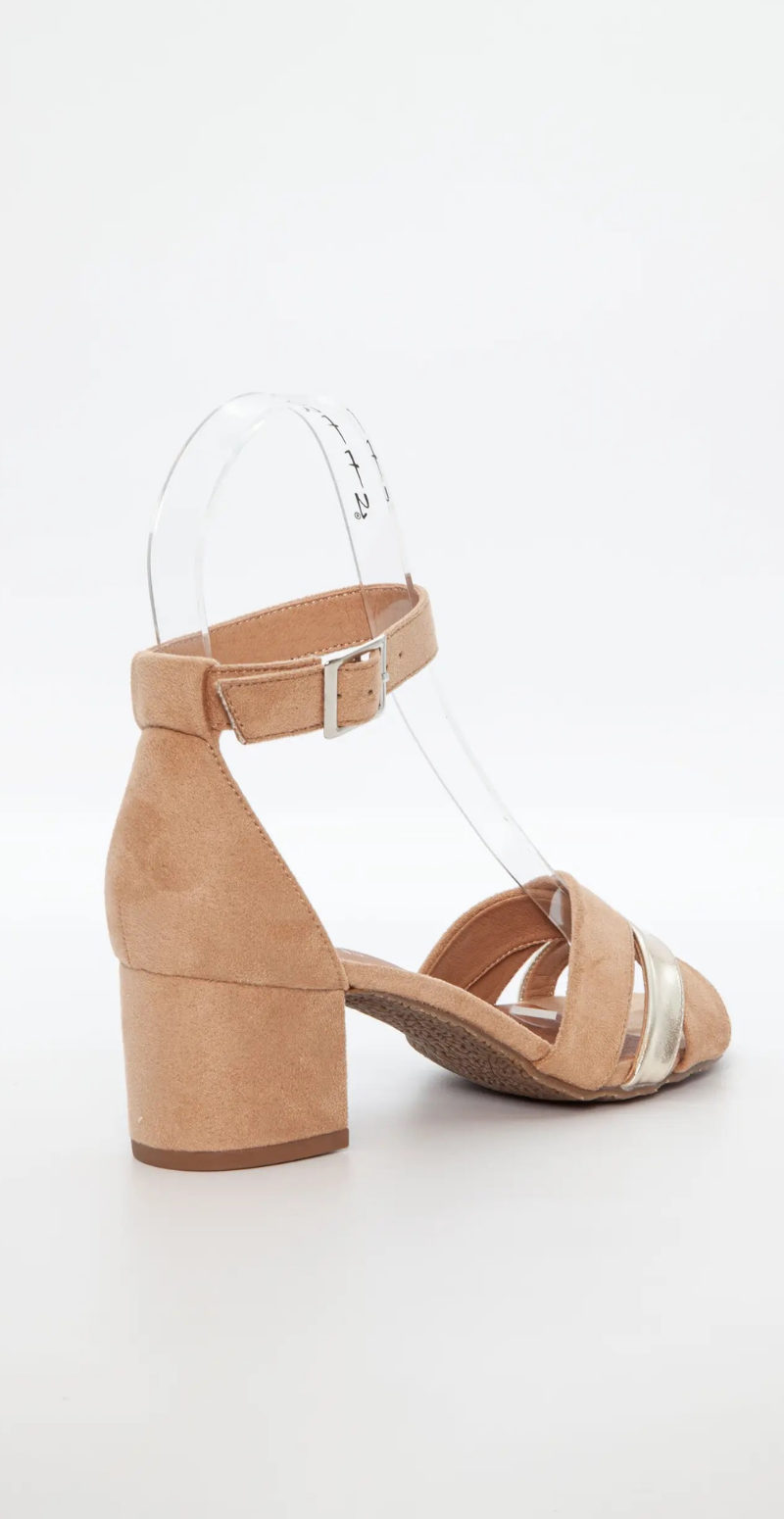 Stilet i imiteret ruskind med metallisk rem beige Duffy