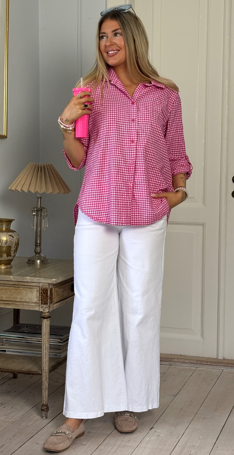 Pippa skjortebluse med krepp og tern fuchsia LikeLondon