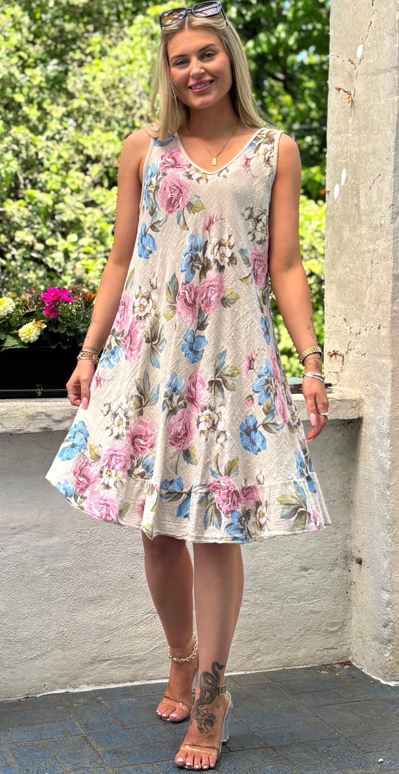 Iben kjole med blomsterprint og peplum beige LikeLondon