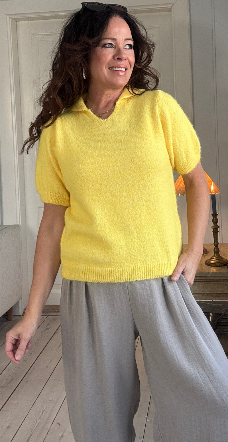 Dottie kortærmet strik med krave gul LikeLondon