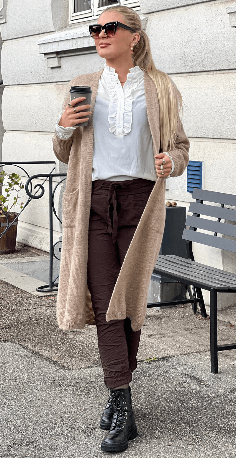 Ramona lang strik cardigan med hest på ryggen sand LikeLondon