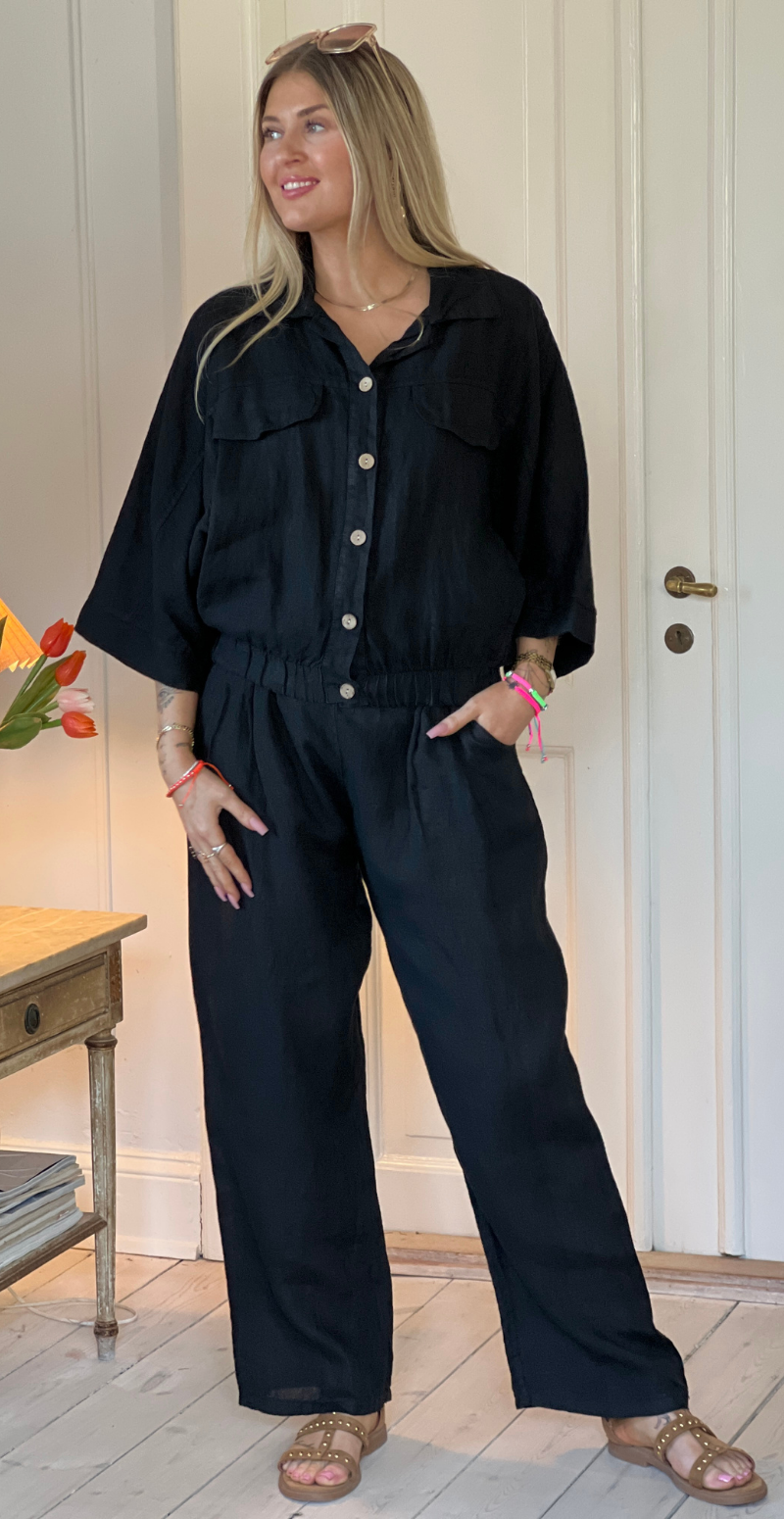 Bicca hørbukser med 2 pynteknapper i taljen sort LikeLondon