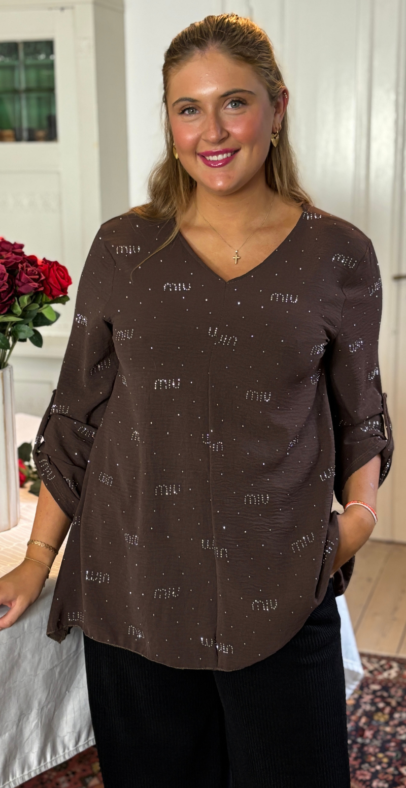 Florina bluse med V-hals og similisten brun LikeLondon