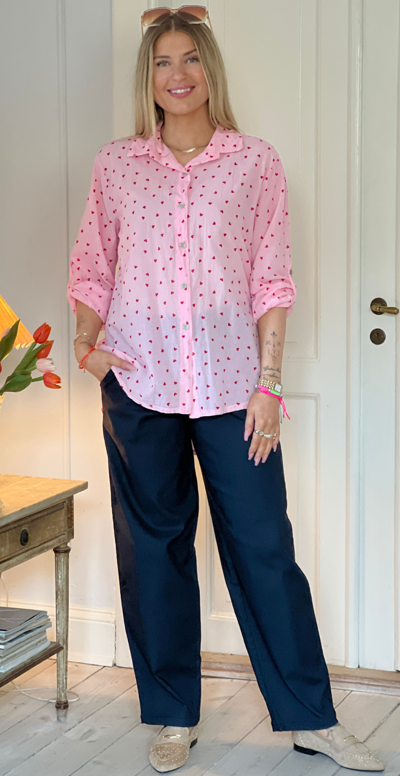 Embla skjorte med små hjerter pink LikeLondon