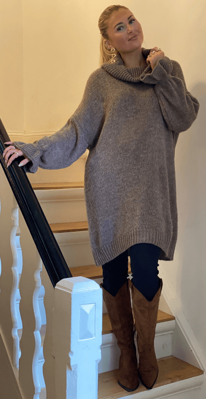 Helga strik lang med flæseærmer og rullekrave fango LikeLondon