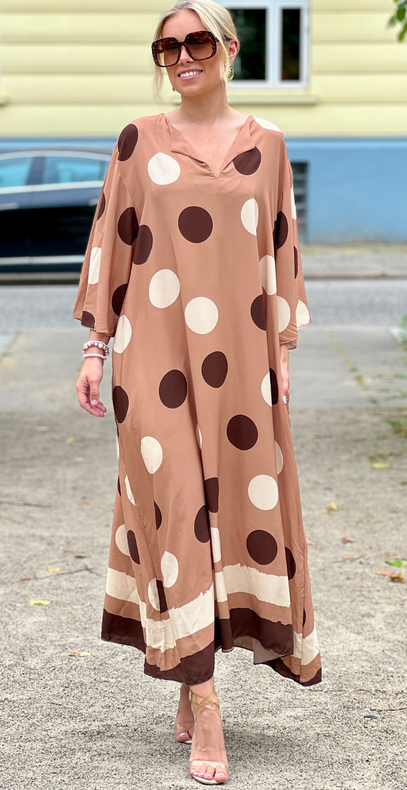 Effie lang kjole med store dots og lommer taupe LikeLondon