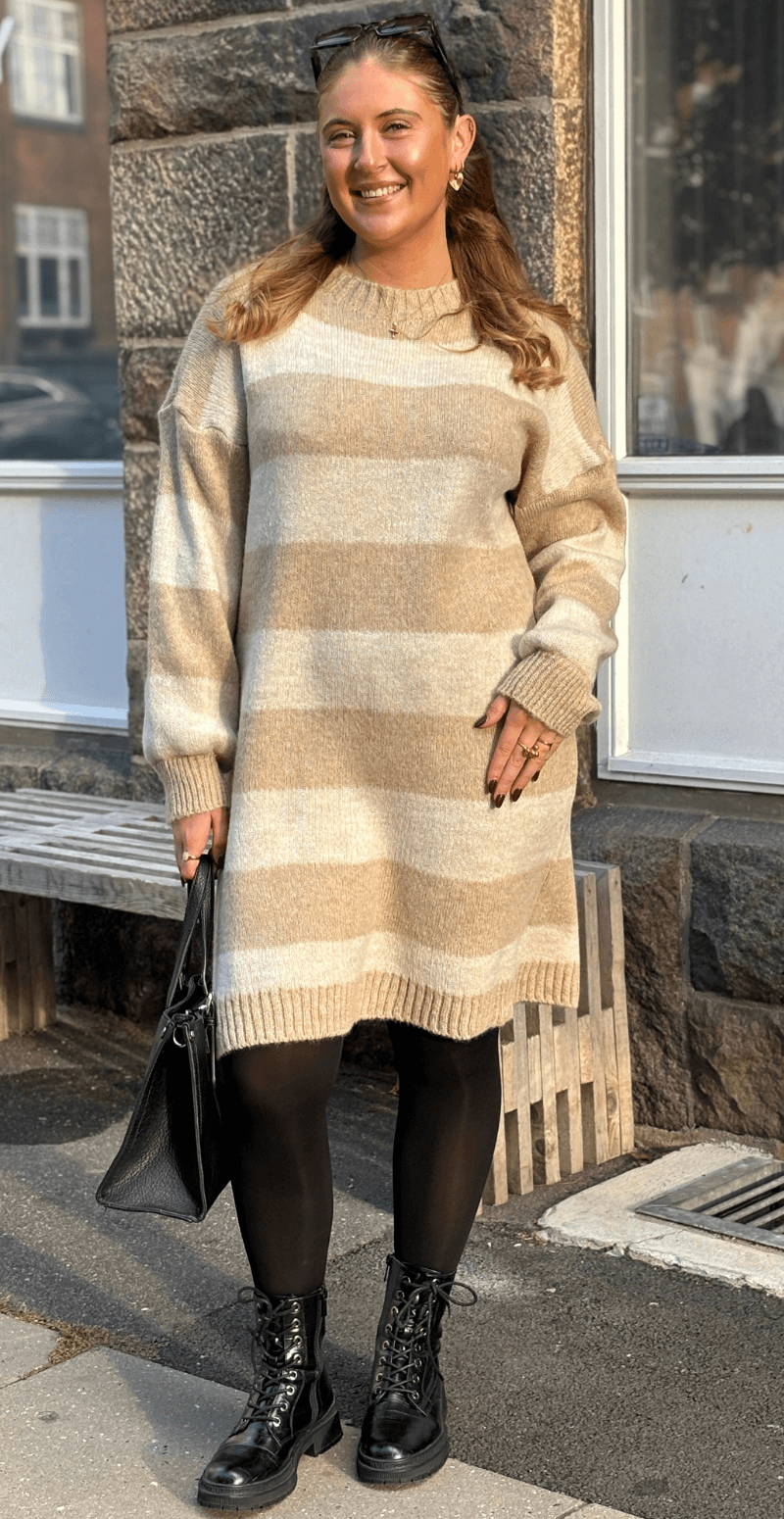 Keola strikkjole i uld med brede striber beige LikeLondon