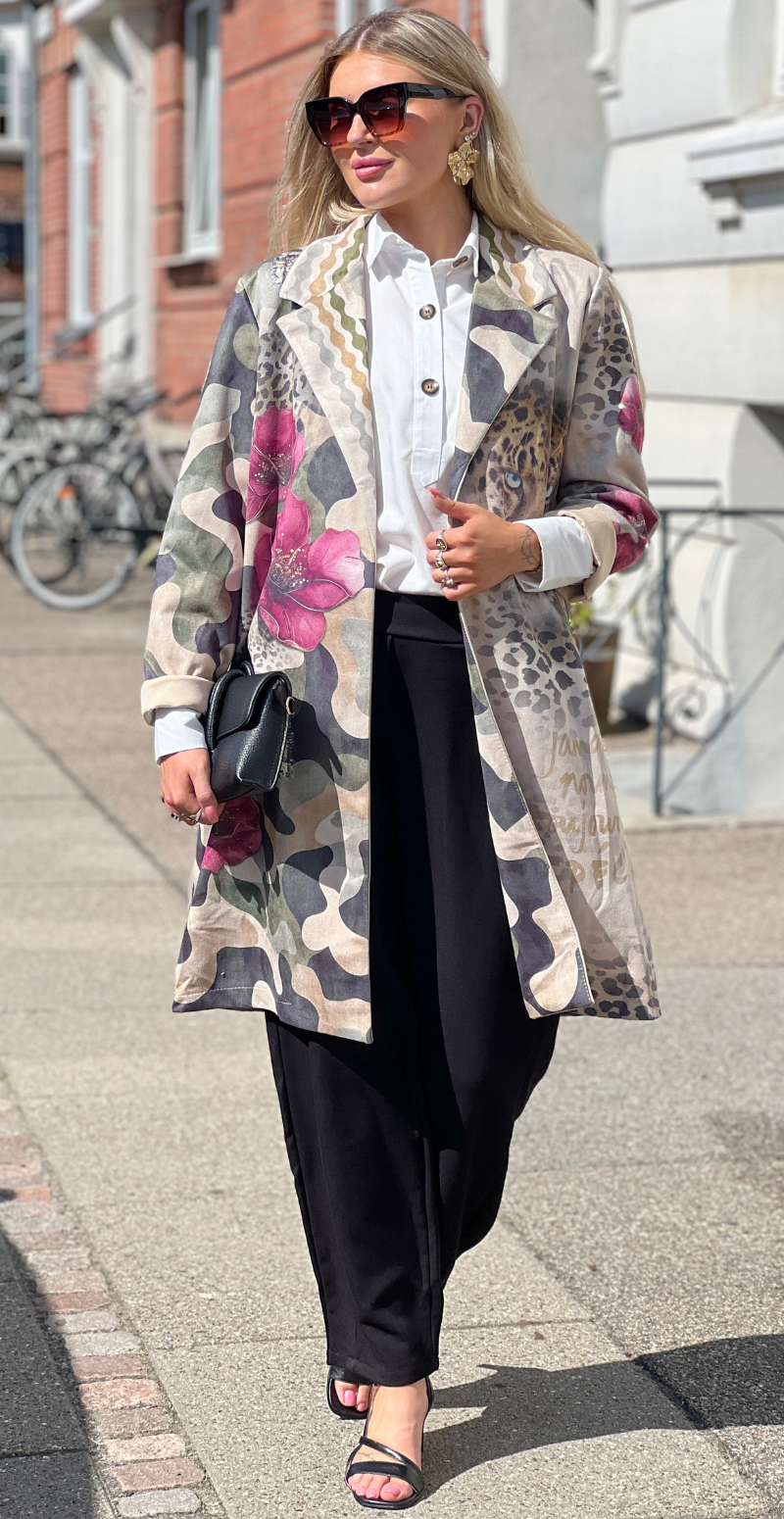 Katie jakke med leopard og blomster beige LikeLondon