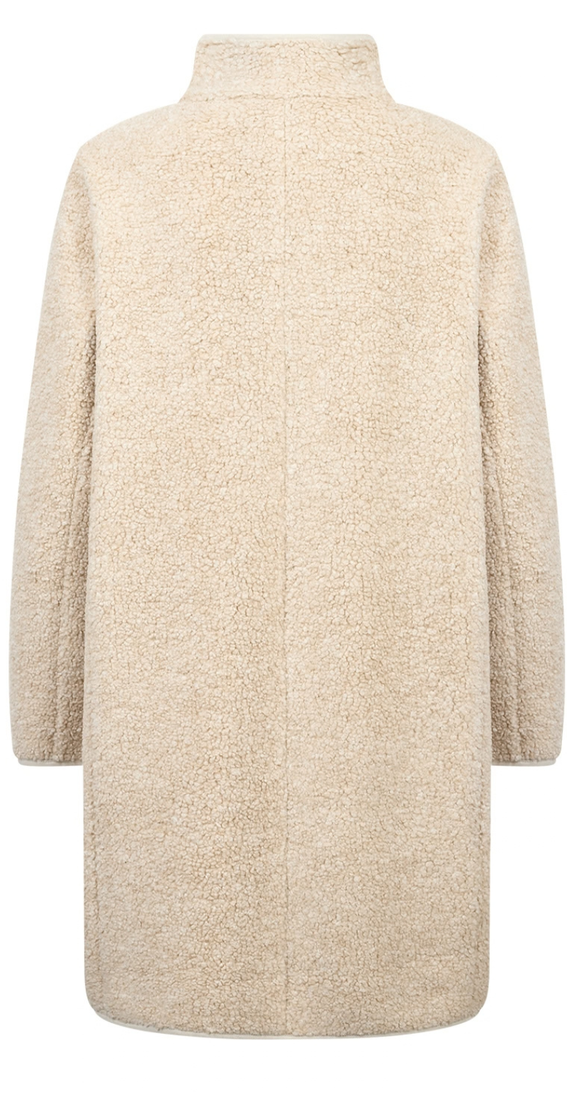 Patricia lang jakke i teddylook med lommer sand LikeLondon