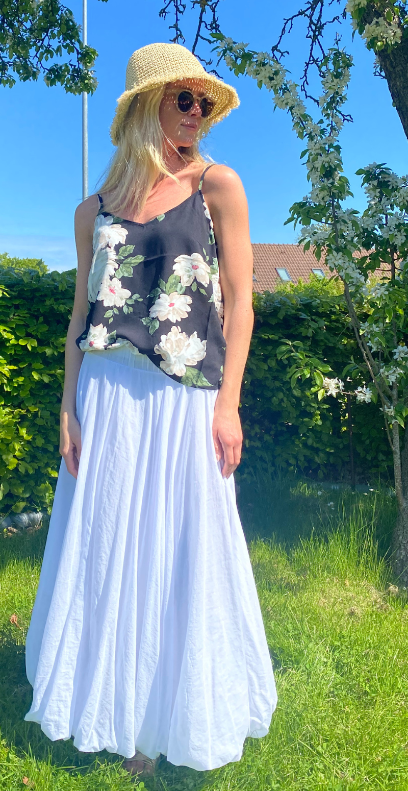 Joella stroptop black roses