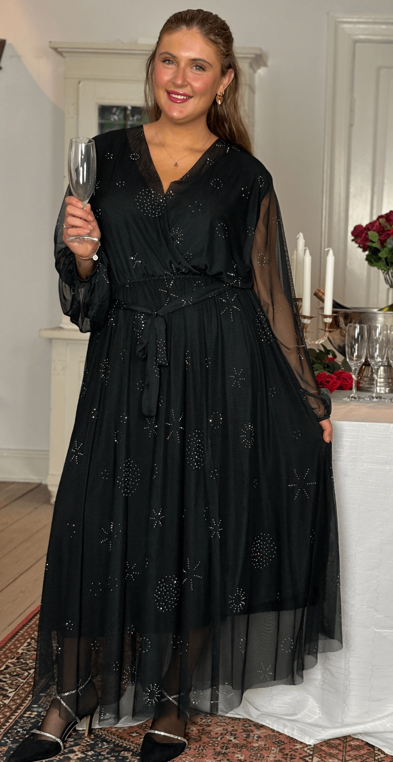 Kayla chiffon kjole med similisten sort LikeLondon
