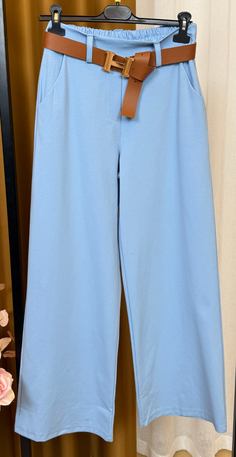 Miley bukser med skrålomme og bælte med spænde sky LikeLondon