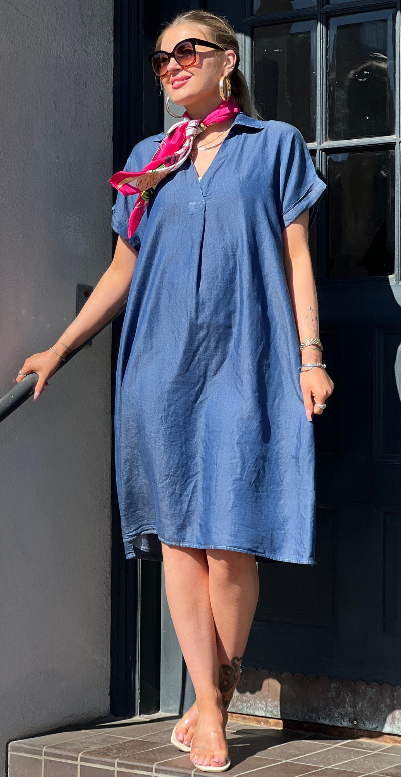 Montana kortærmet denimkjole med v-hals dark denim LikeLondon