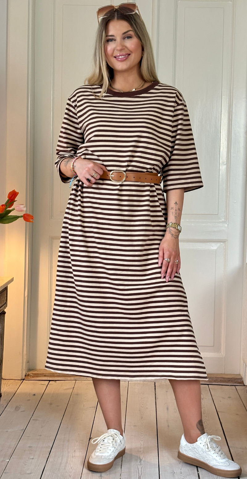 Zenia kjole med striber i brun LikeLondon