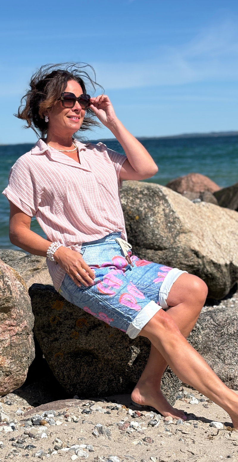 Serine bluse med striber og skjortekrave rosa LikeLondon