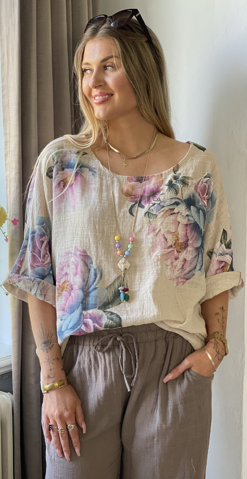 Feodora blomstret bluse med vidde og halskæde beige LikeLondon