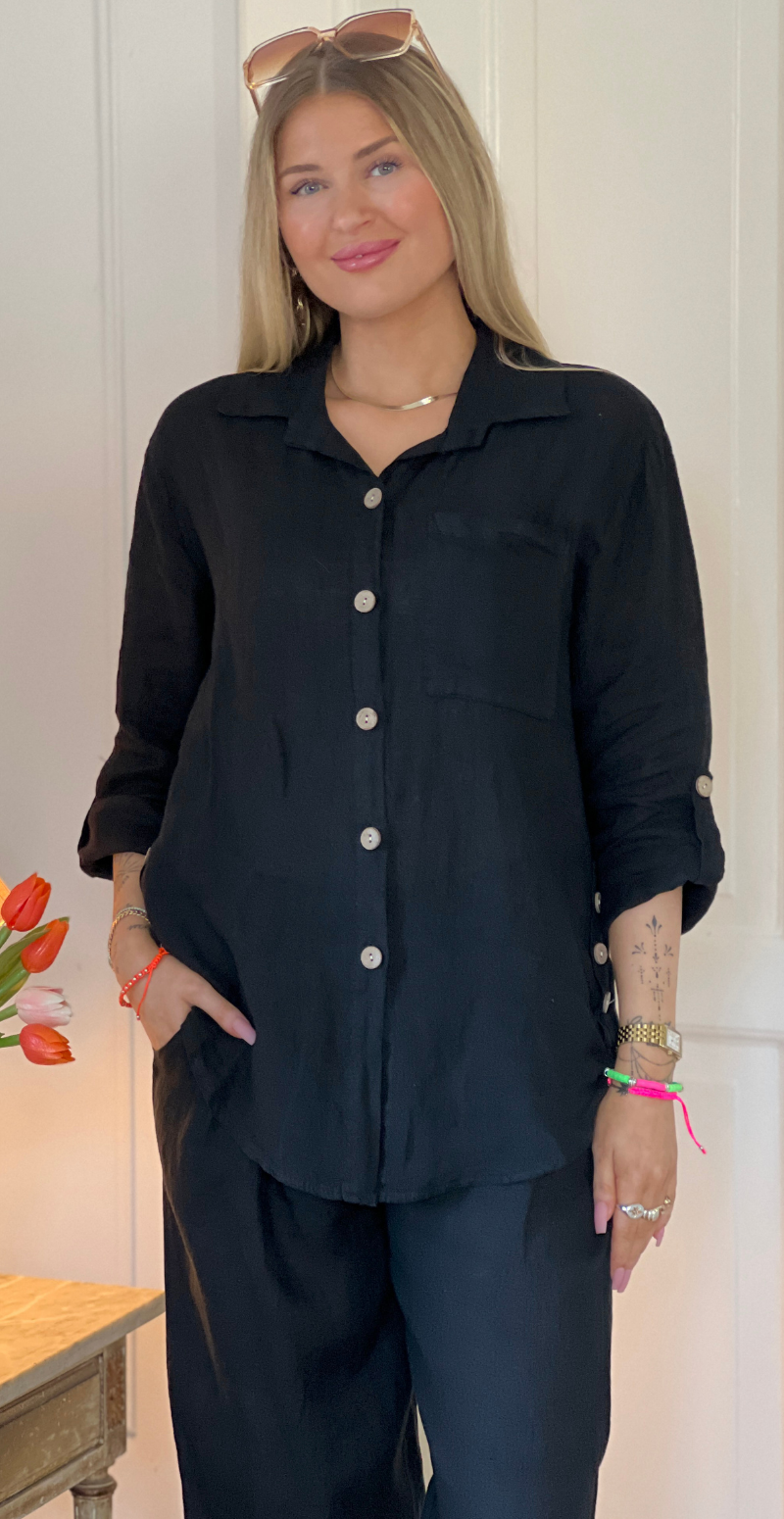 Bicca hørskjorte med brystlomme og pynteknapper sort LikeLondon