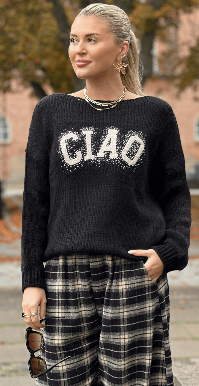 Lola uldstrik bluse med "CIAO" sort LikeLondon