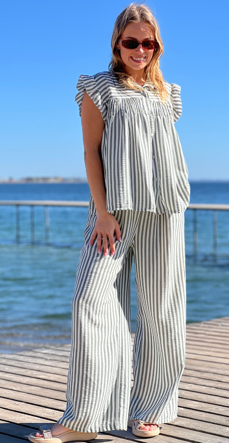 Lilje sæt med stribet bluse og bukser militare LikeLondon