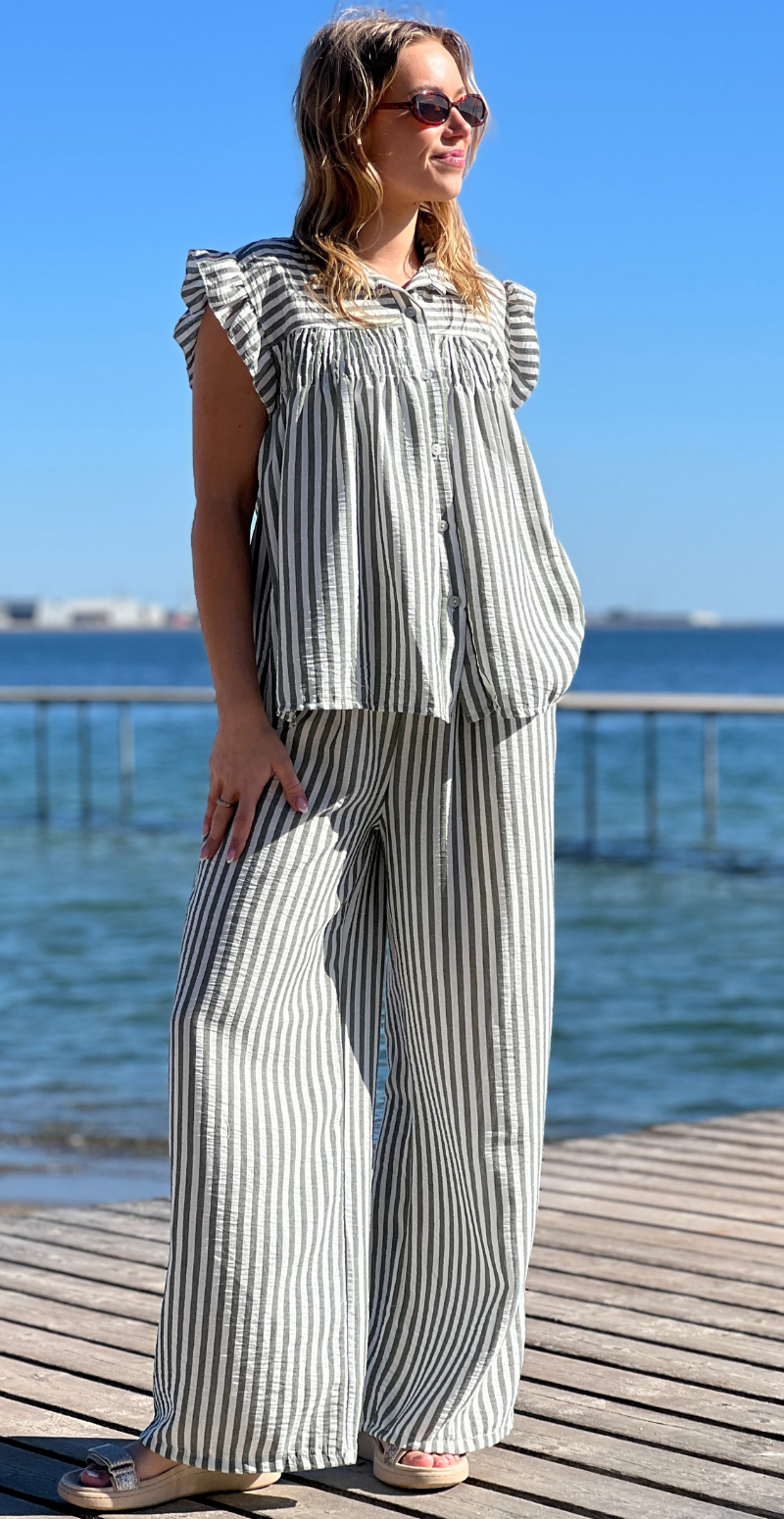 Lilje sæt med stribet bluse og bukser militare LikeLondon