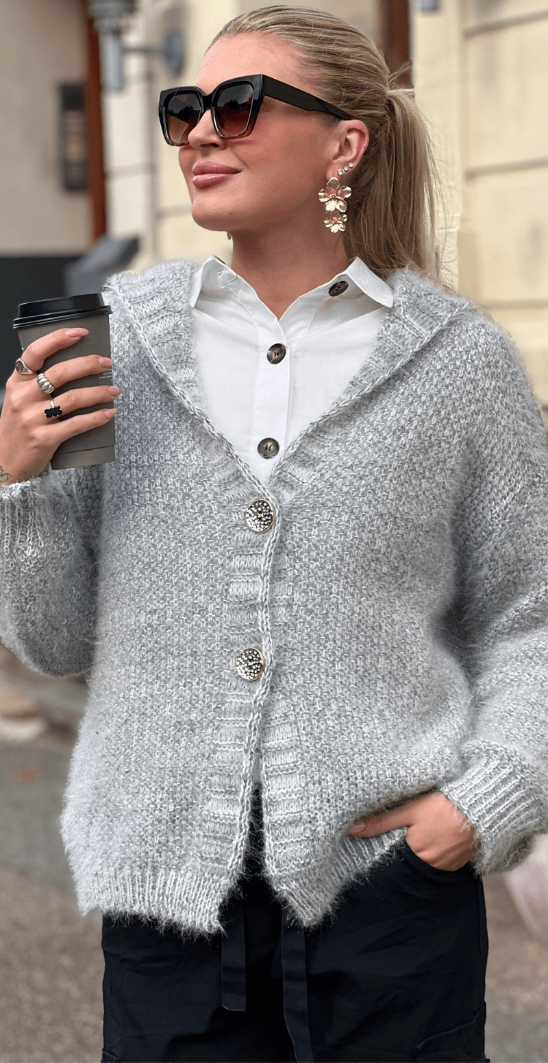 Saseline cardigan med hætte og guldknapper grå LikeLondon