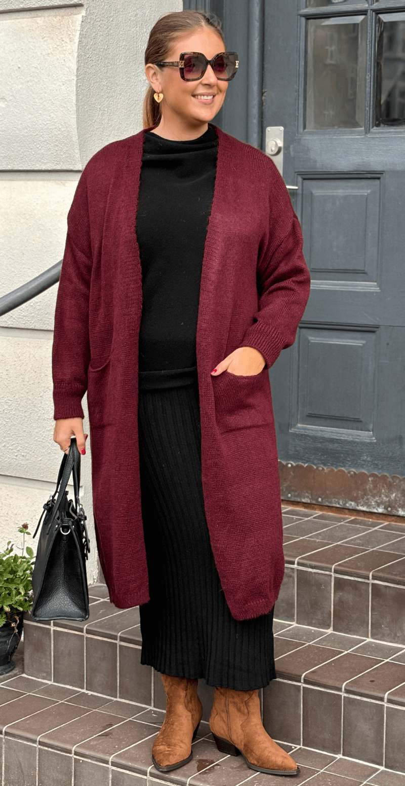 Forudbestil uge 40 Ramona lang strik cardigan med hest på ryggen bordeaux LikeLondon