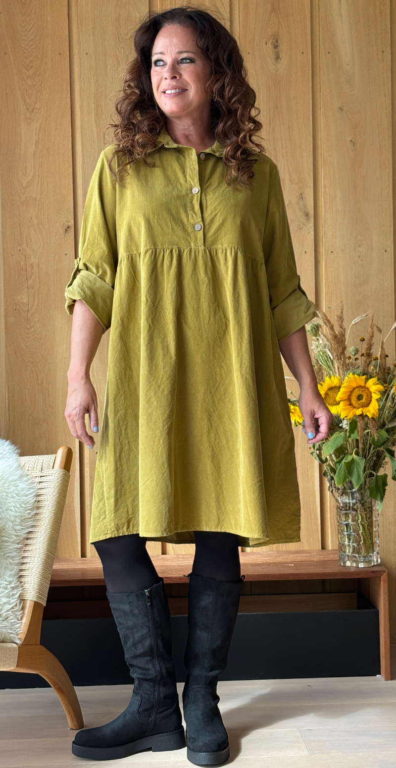 Elvira kort fløjlskjole mustard LikeLondon
