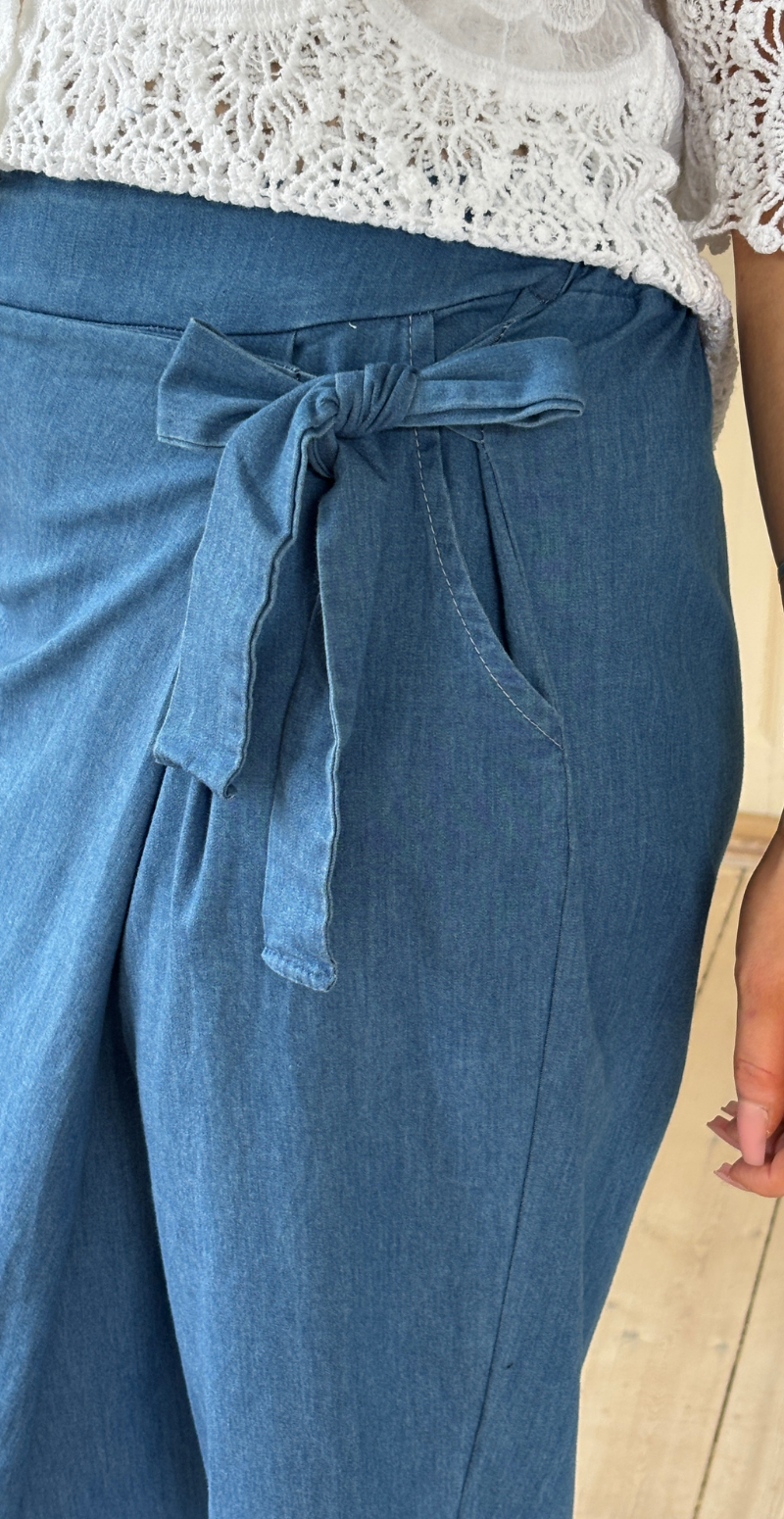 Polly denimbukser med slå-om effekt medium jeans LikeLondon
