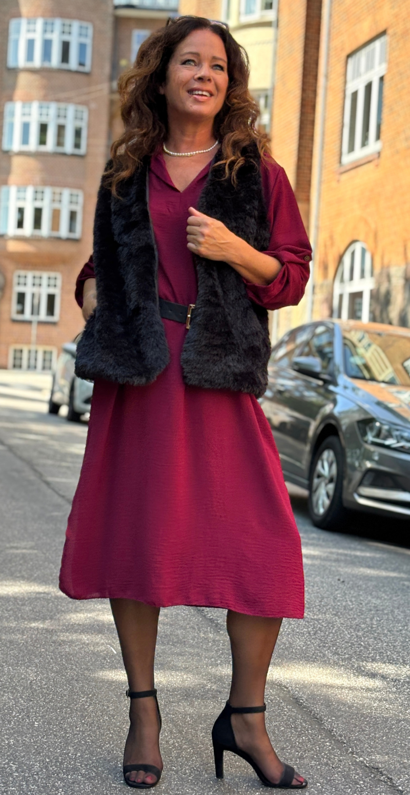 Angie fake fur vest med lommer sort