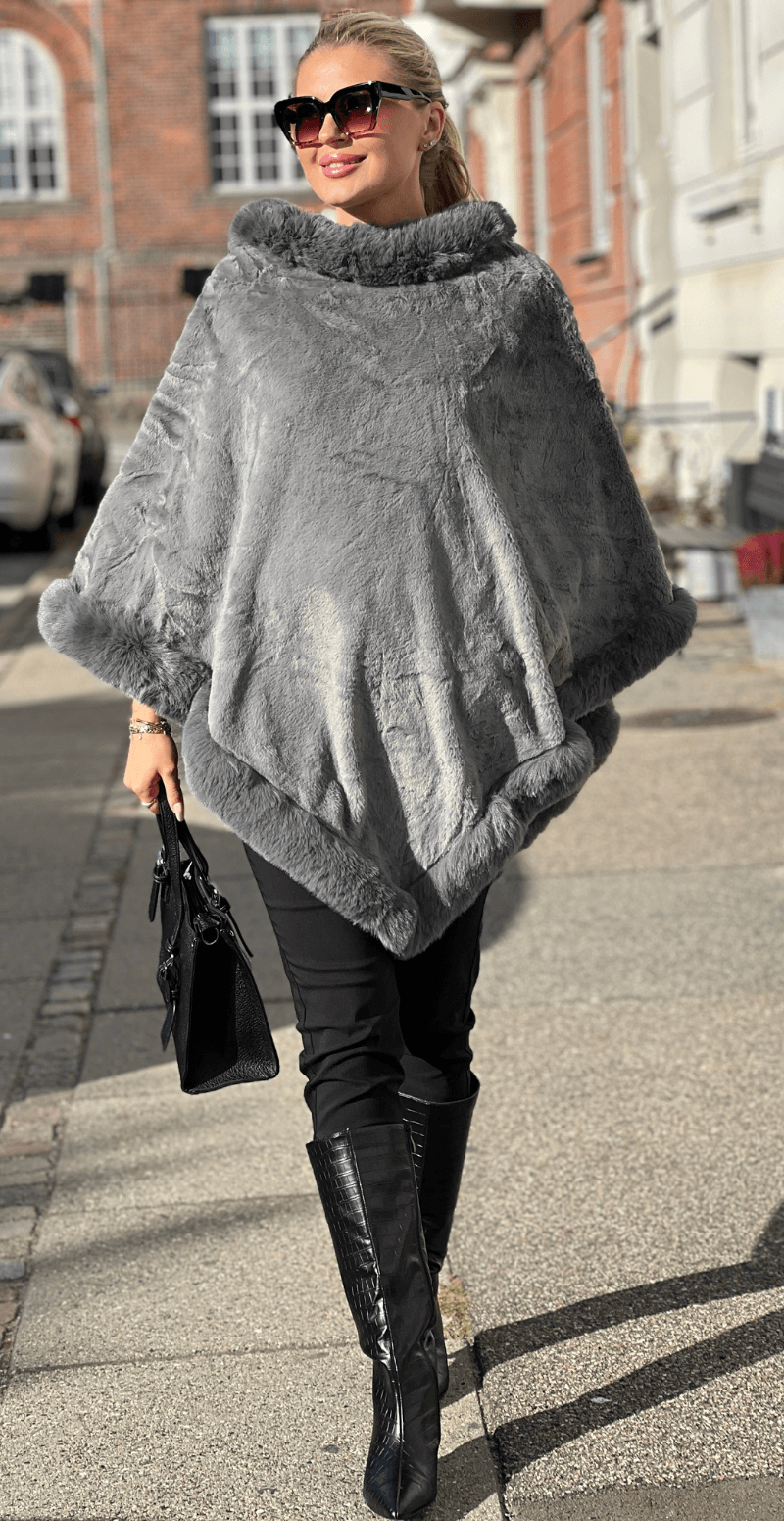 Maxine poncho med bred kant grå LikeLondon