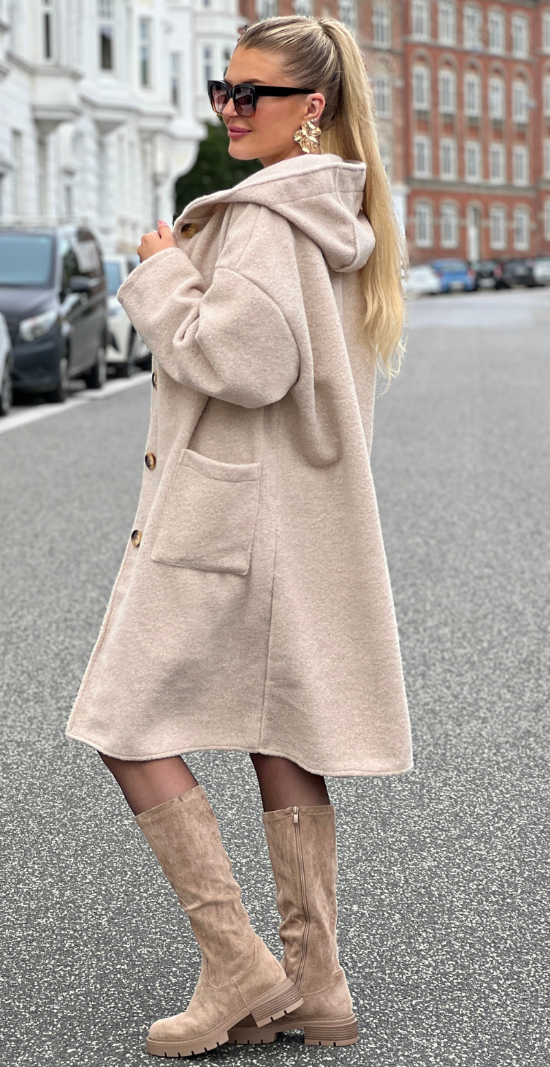 Tori jakke med hætte, lommer og knapper beige LikeLondon