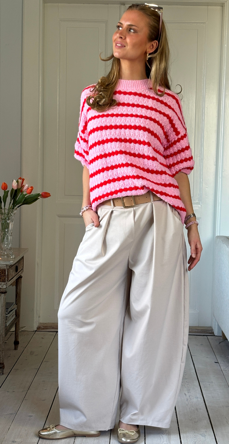 Nadine kortærmet strik med stribetmønster pink/rød LikeLondon