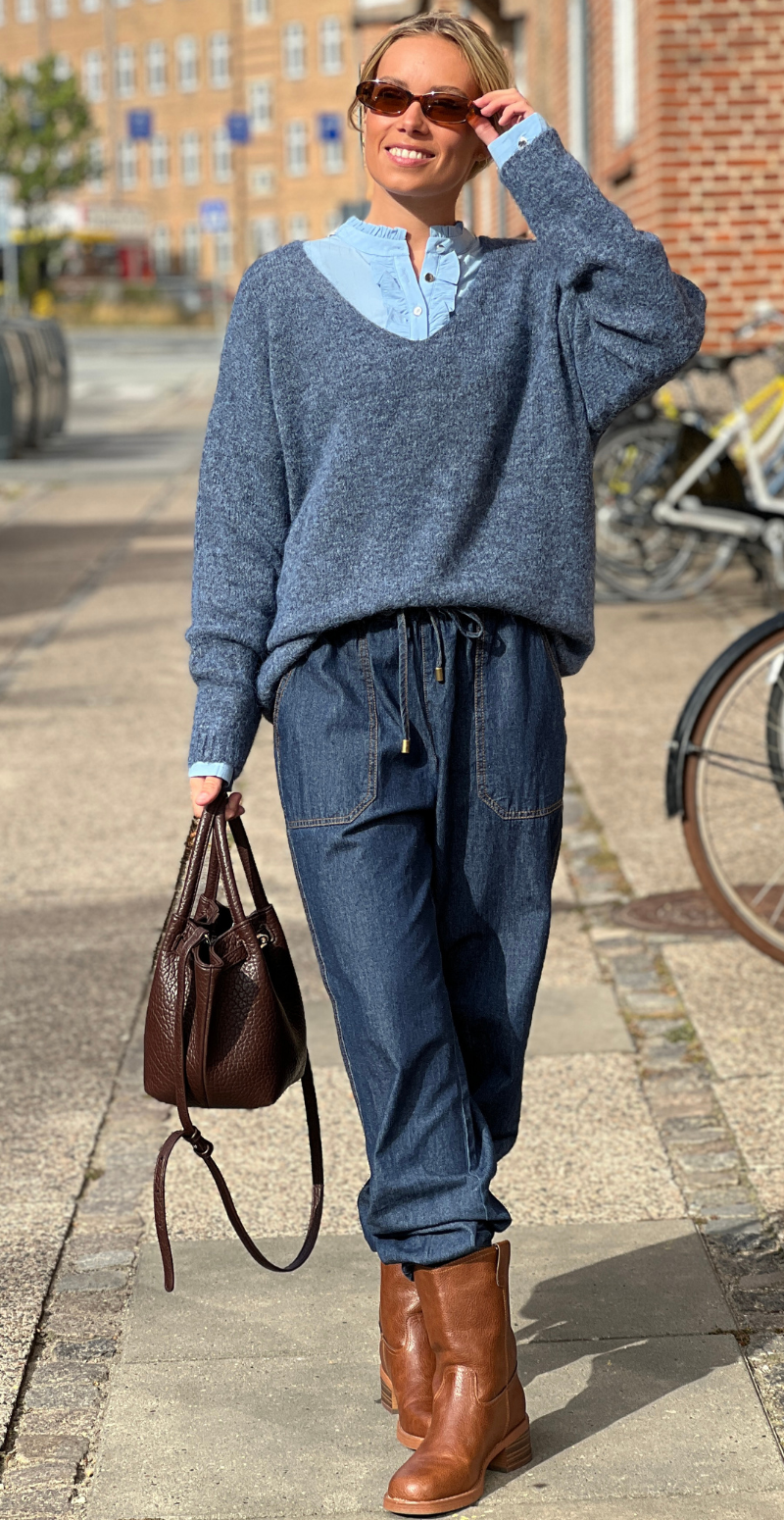 Sonja strik i uld med lange ærmer og v-hals jeans LikeLondon