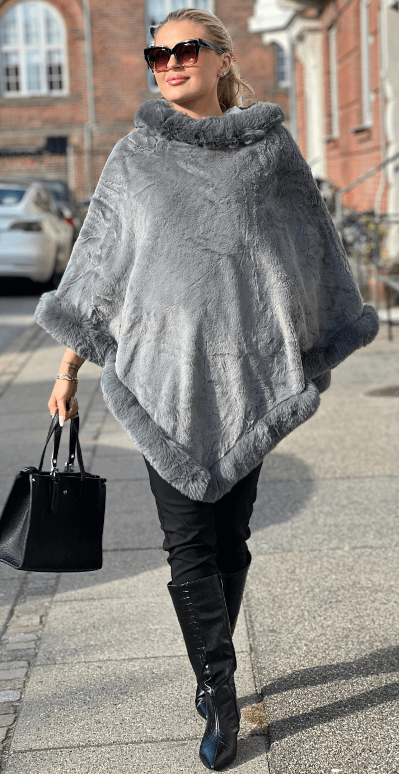 Maxine poncho med bred kant grå LikeLondon