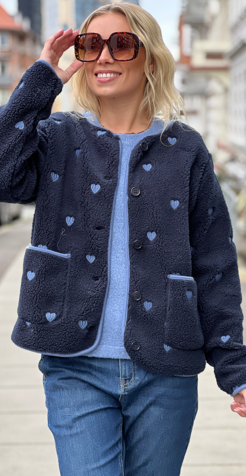 Zita teddy jakke med hjerter navy LikeLondon