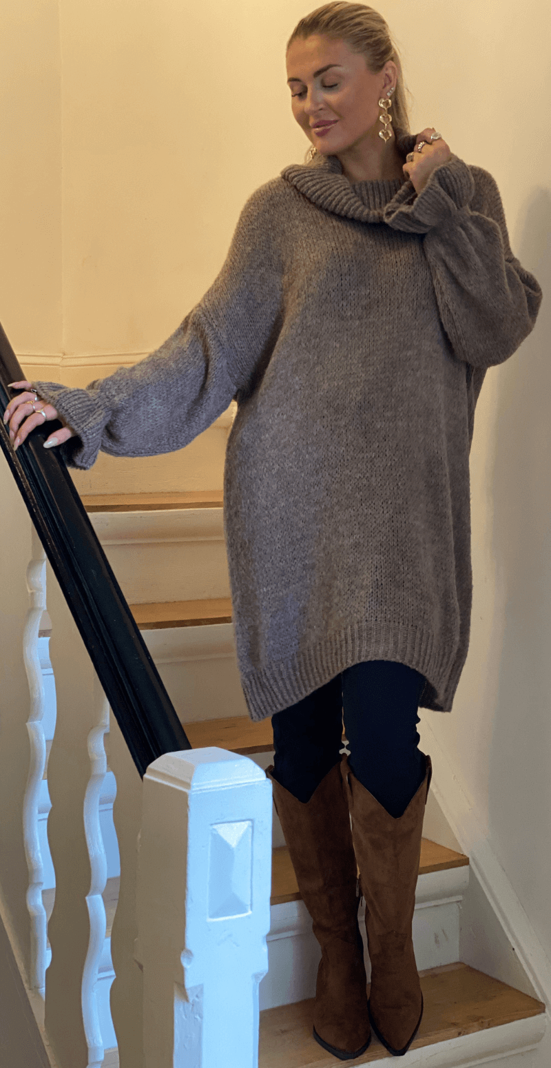 Helga strik lang med flæseærmer og rullekrave fango LikeLondon