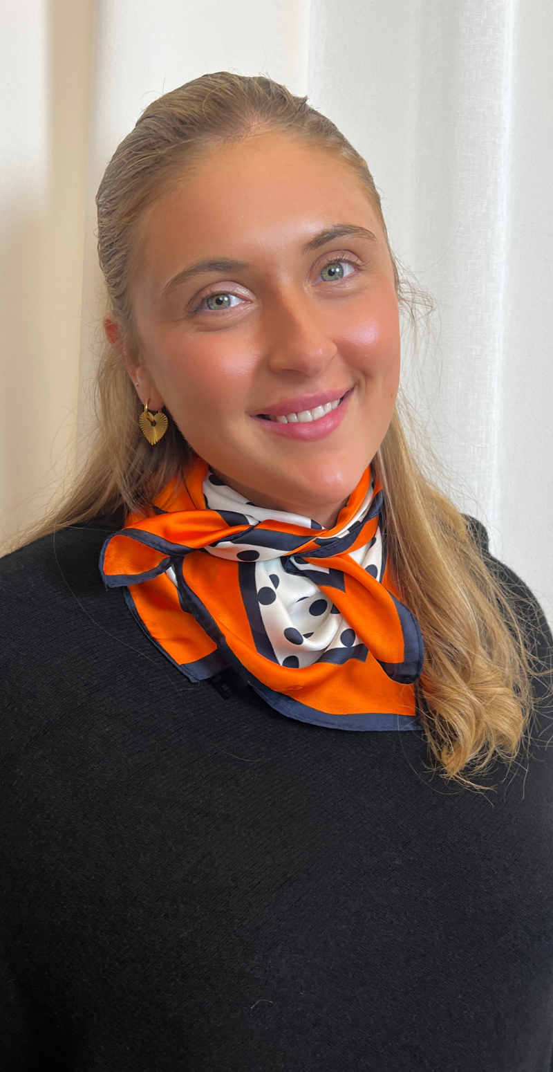 Silketørklæde med prikker orange LikeLondon