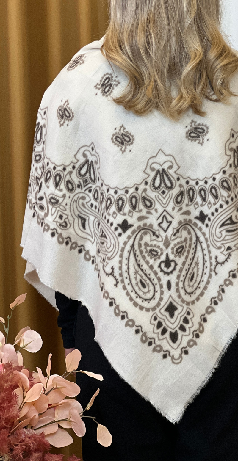 Tørklæde i kashmir med paisley mønster beige LikeLondon