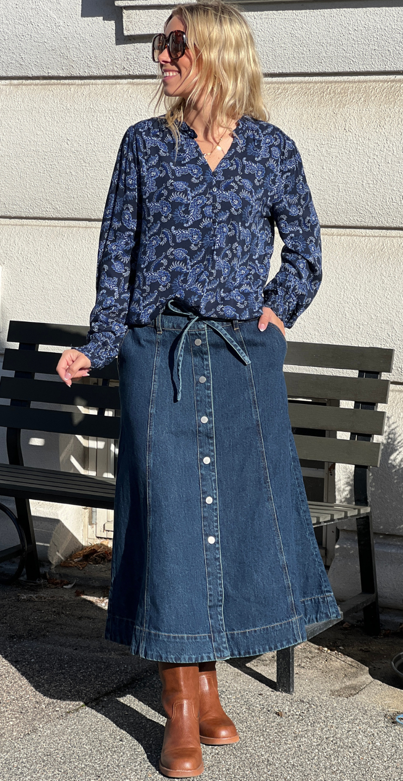 Lukan denimnederdel med knapper dark blue denim B.young