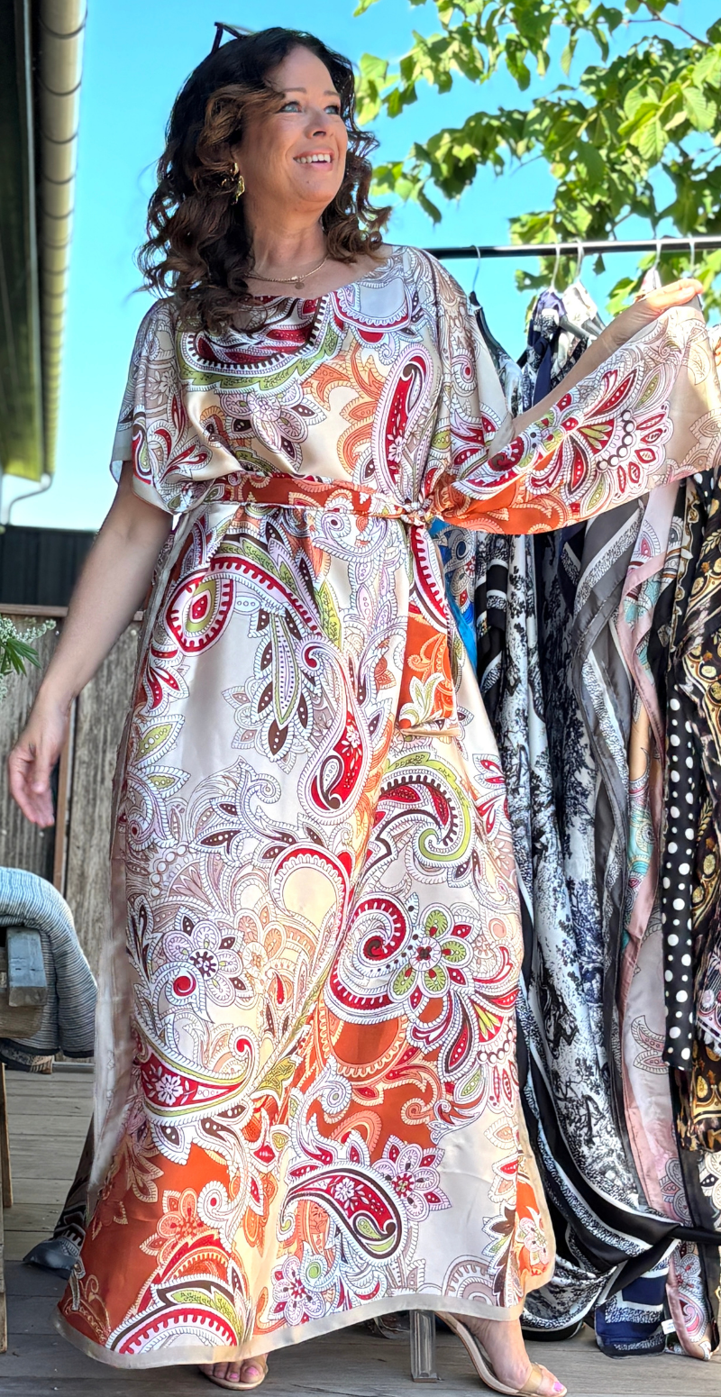 Lang sarong med mønster og bindebånd beige LikeLondon