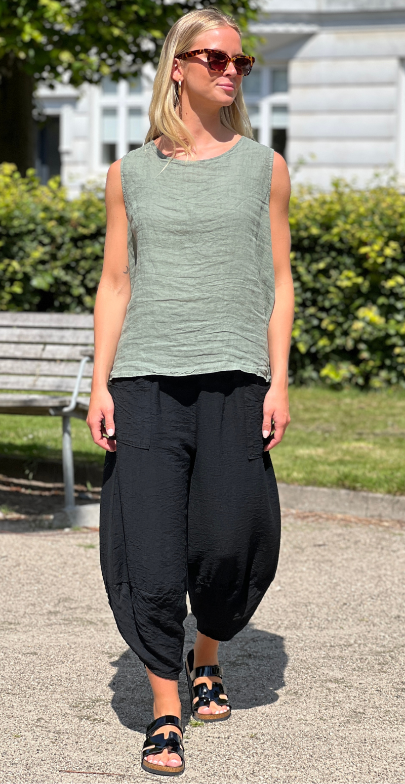 Evie hørbluse med knapper på ryggen khaki LikeLondon