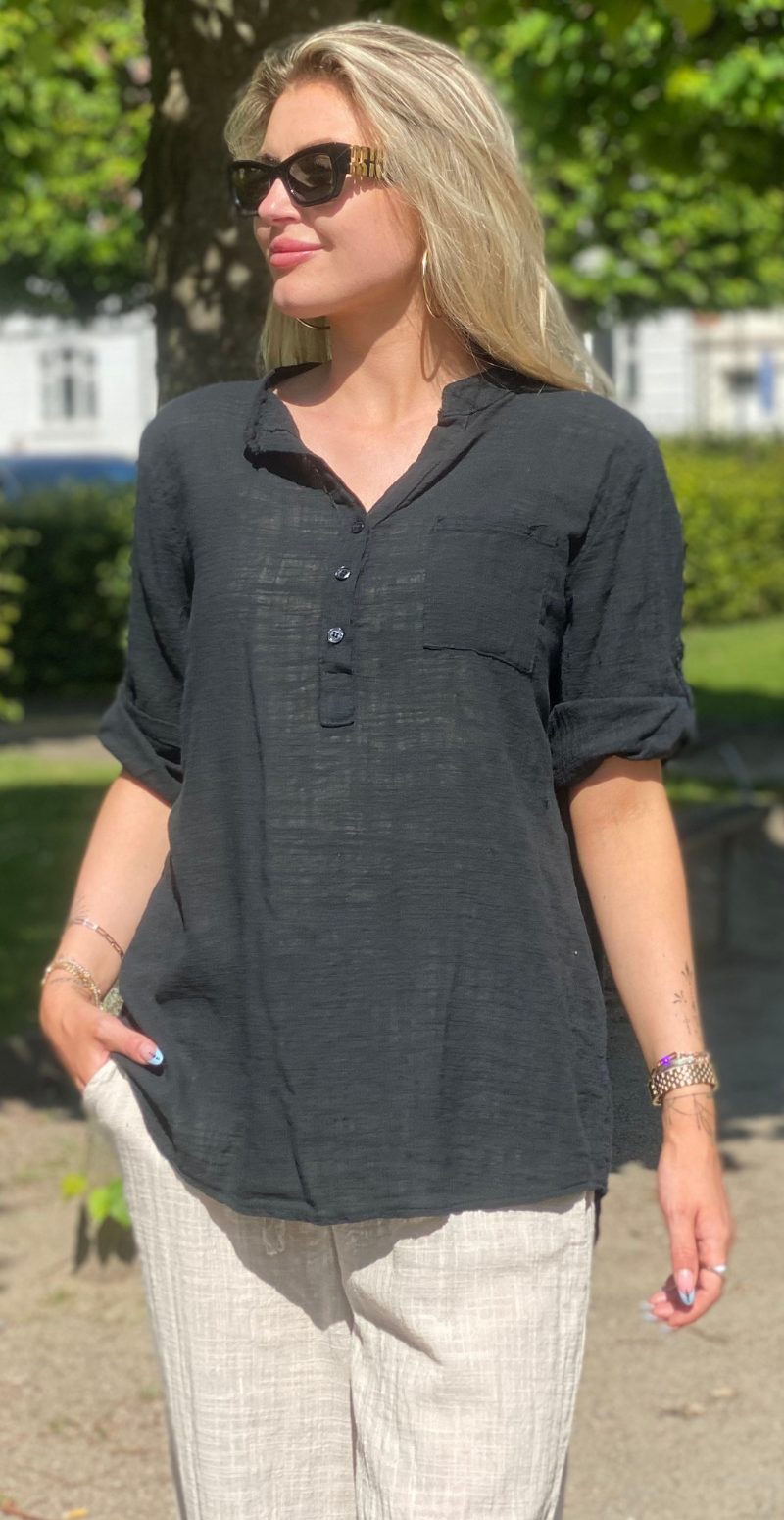 Karla ensfarvet hør bluse med stolpelukning sort LikeLondon