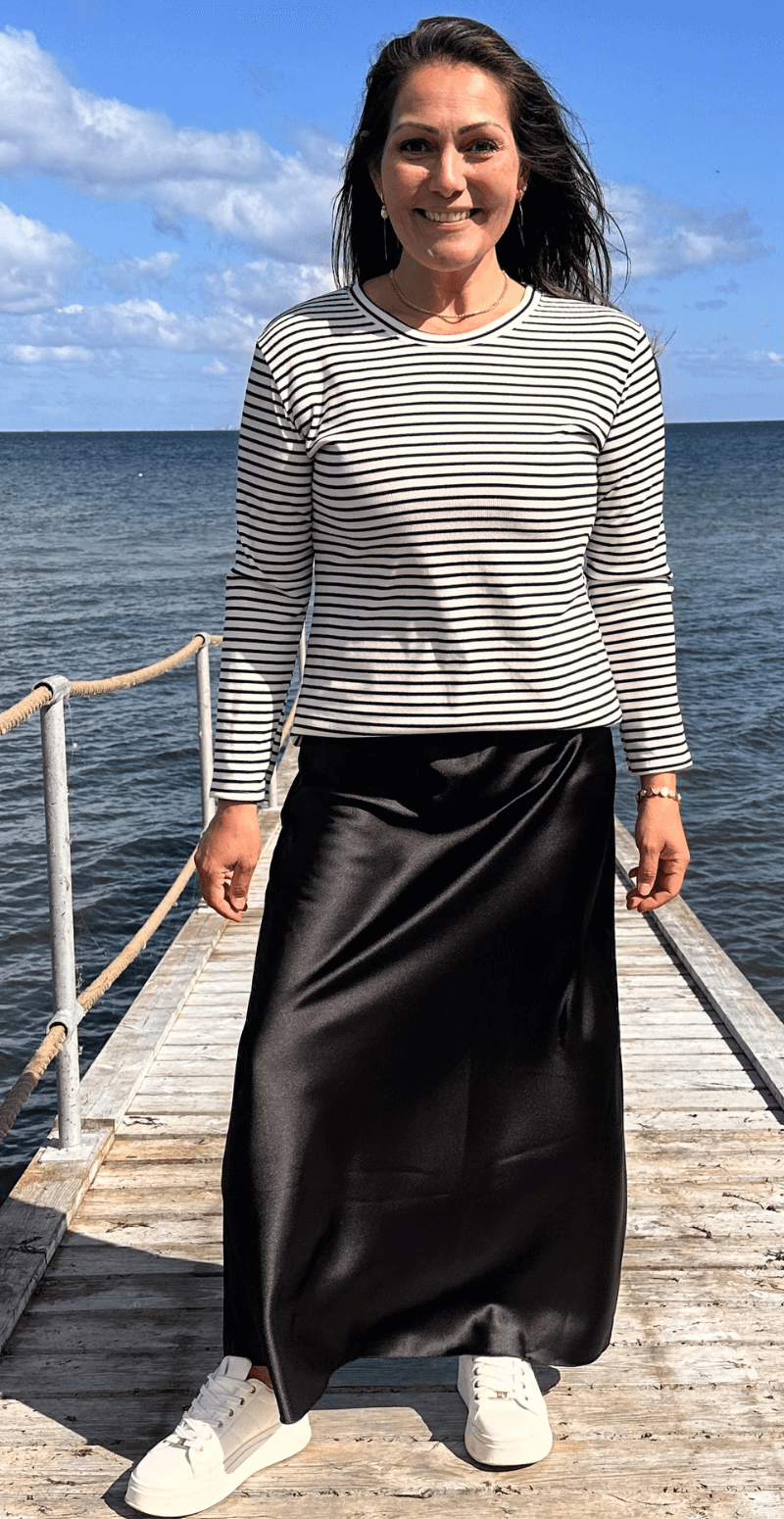 Cissi satin nederdel sort LikeLondon By Christina