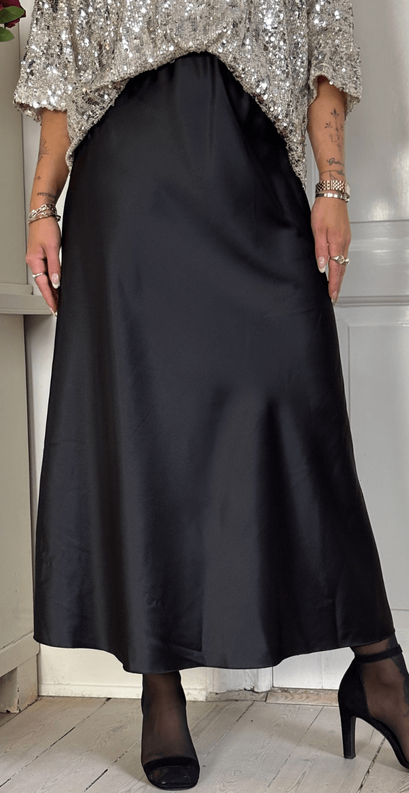 Cissi satin nederdel sort LikeLondon