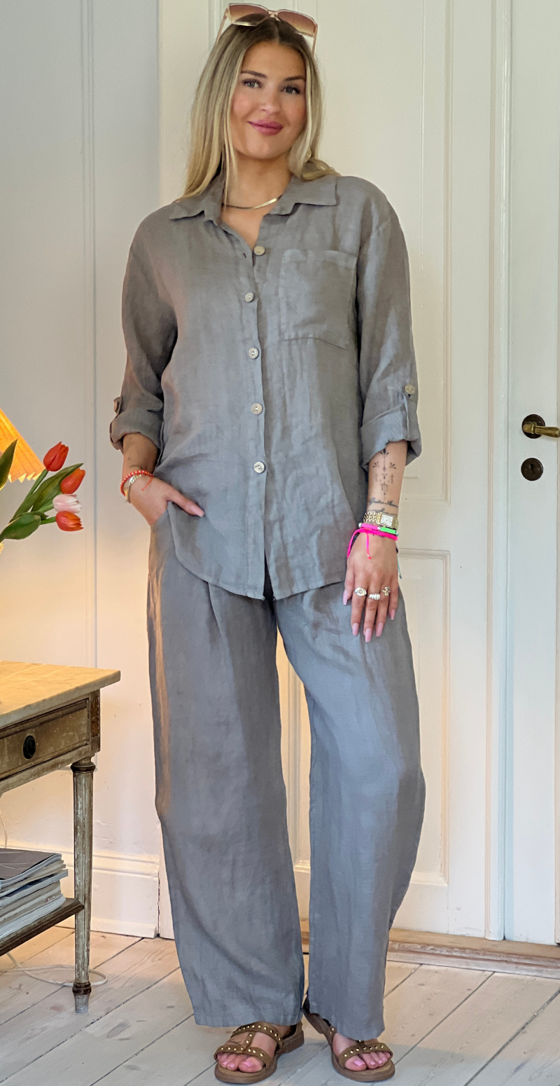 Bicca hørbukser med 2 pynteknapper i taljen fango LikeLondon