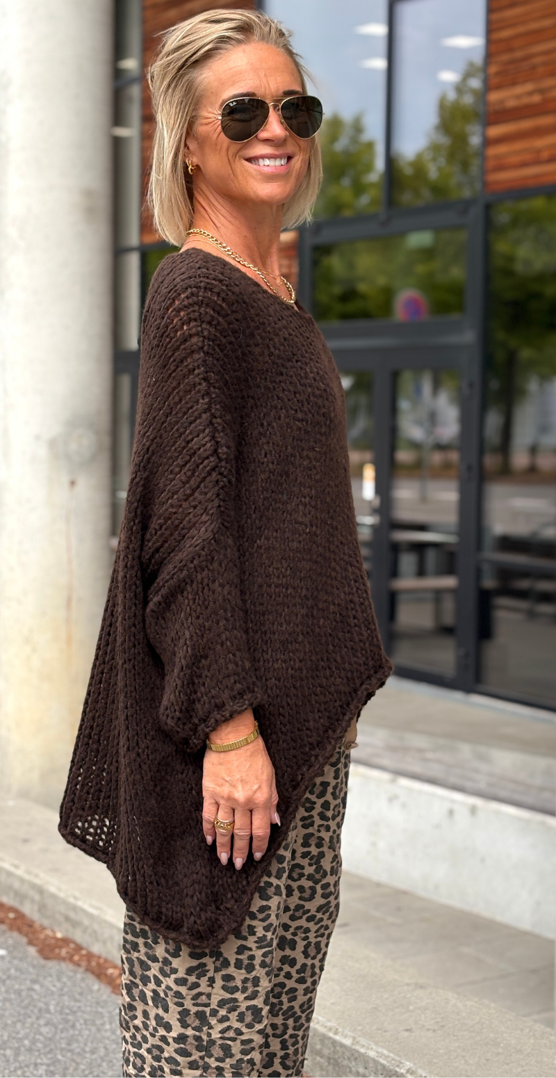 Beatrix oversized strik i grov rib brun LikeLondon