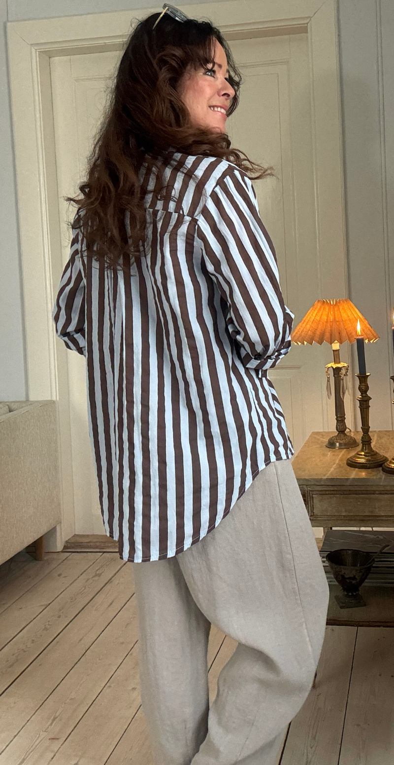 Cellie stribet skjorte med perlemorsknapper skyblue LikeLondon