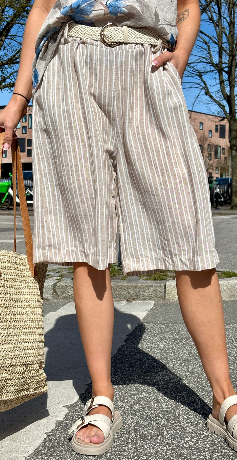 Merle stribet shorts med fletbælte fango LikeLondon