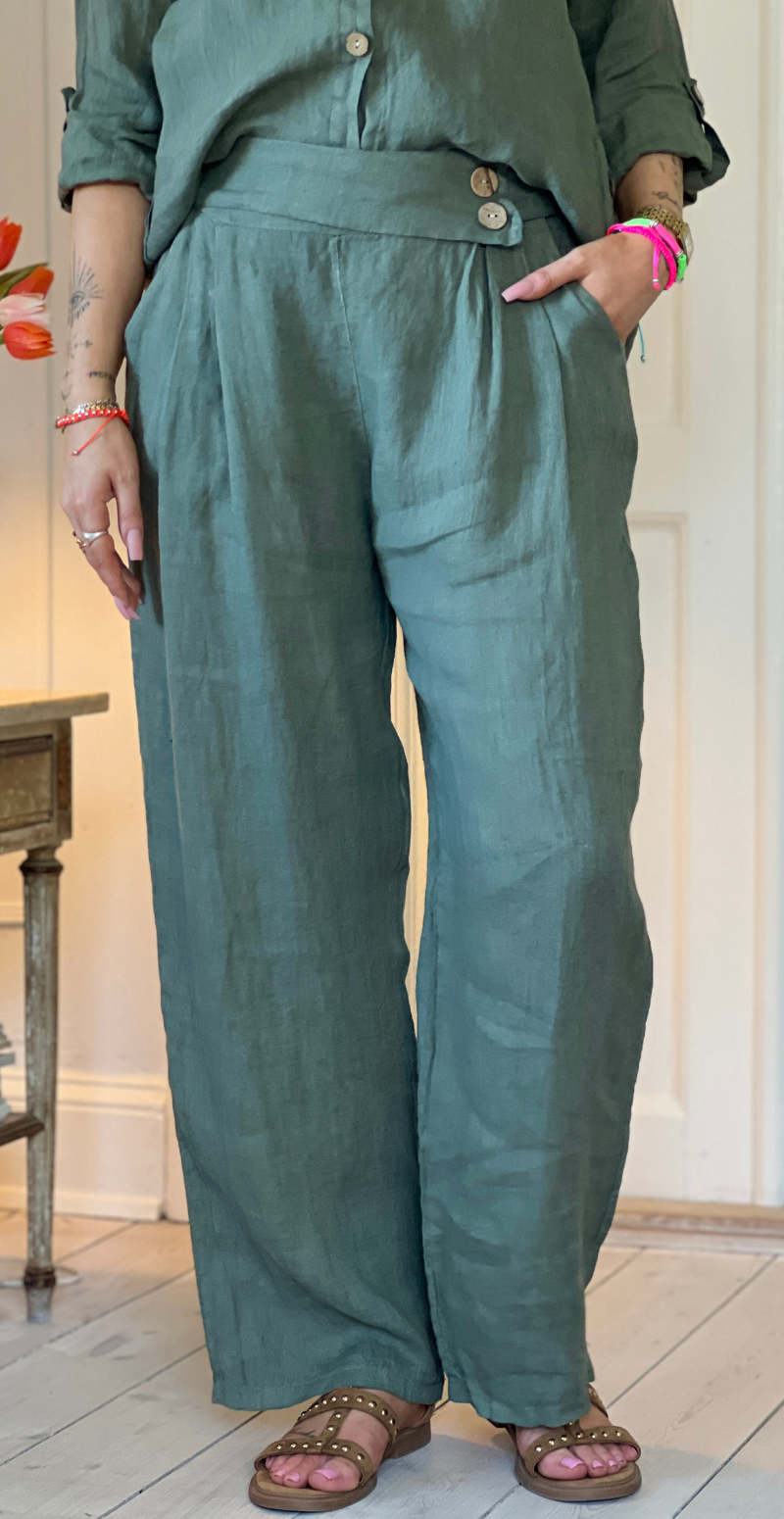 Bicca hørbukser med 2 pynteknapper i taljen militare LikeLondon